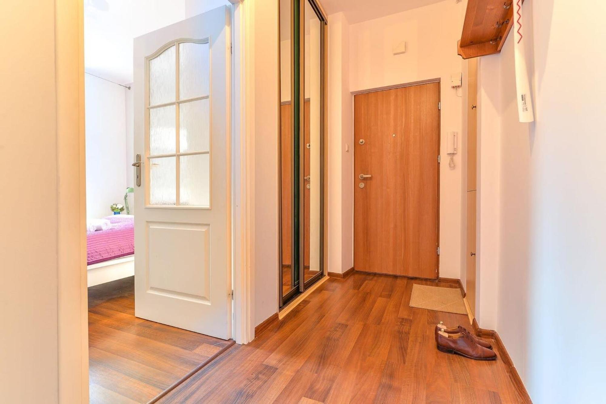 Cozy Apartment With Balcony - Palace Of Culture By Rent Like Home Warsaw Exterior photo